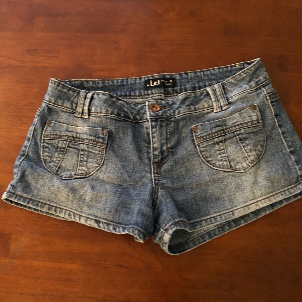 L.E.I. Shorts